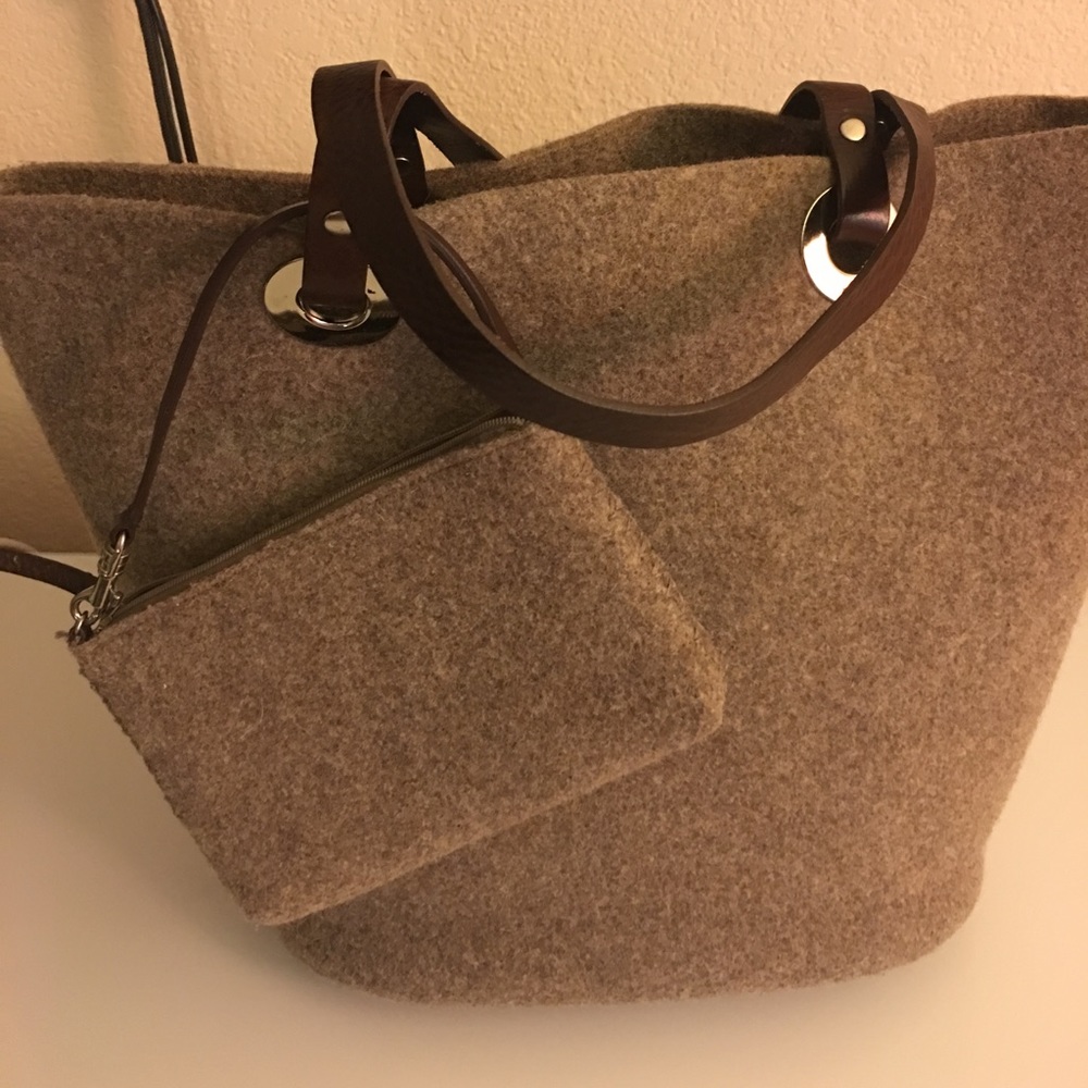 Authentic 100% Banana Republic tote